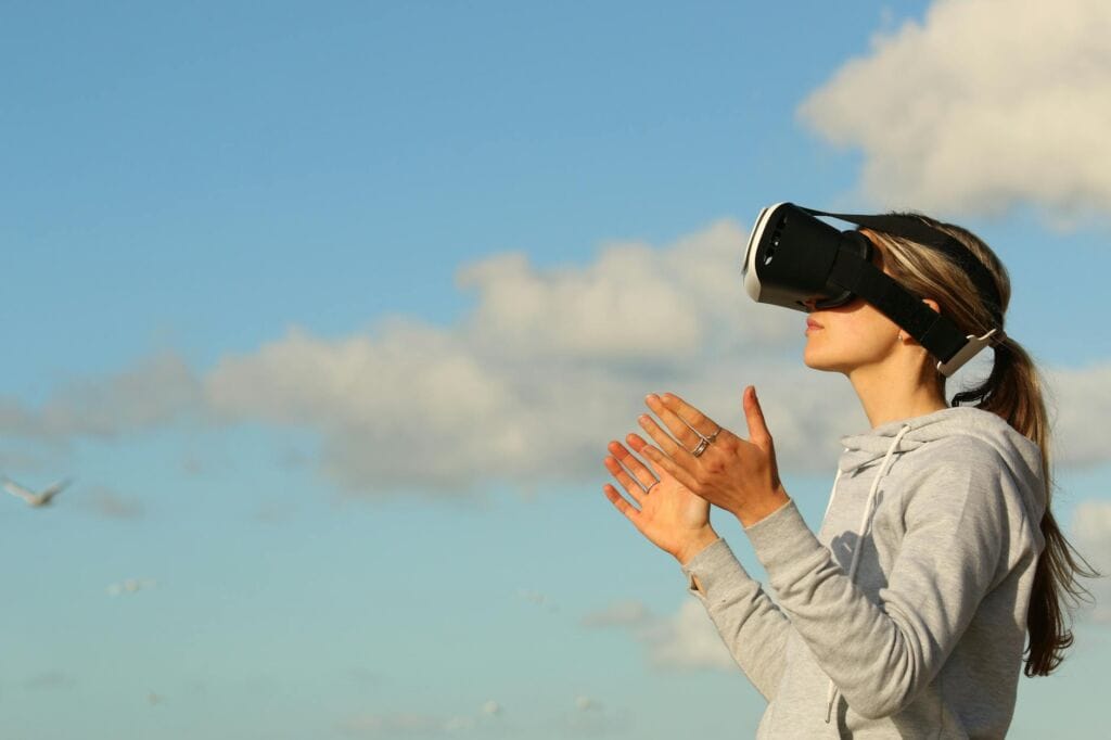 Th&aacute;ch thức v&agrave; rủi ro: Những 'g&oacute;t ch&acirc;n Achilles' của Metaverse