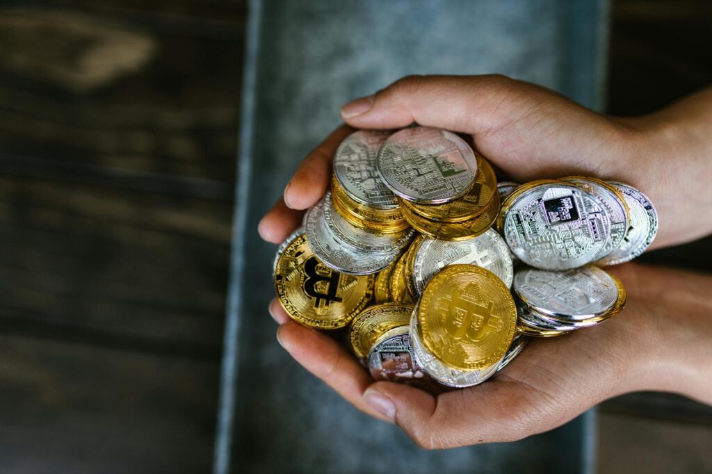 Tại Sao Altcoin Lại Thu H&uacute;t Sự Ch&uacute; &Yacute;?
