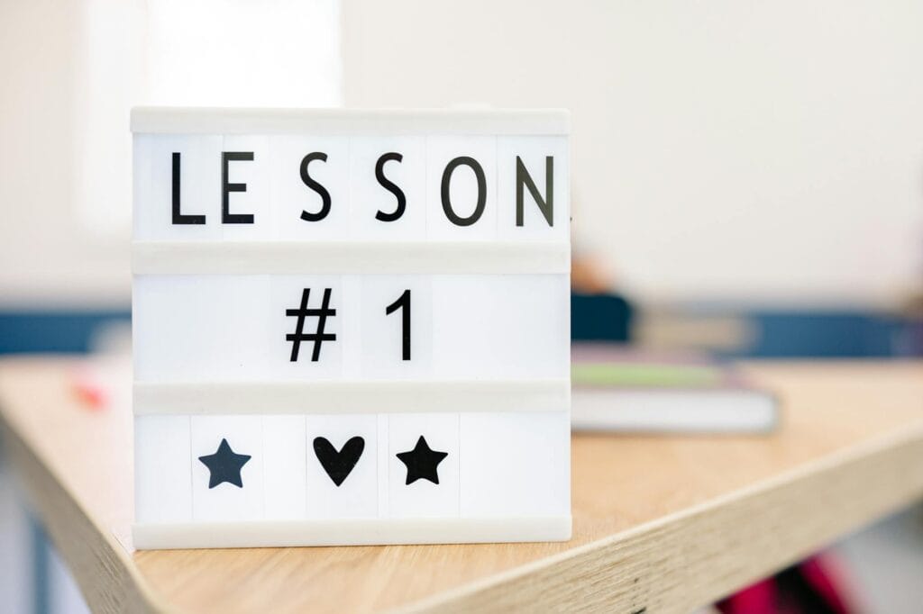 DeFi Sụp Đổ? 5 B&agrave;i Học Xương M&aacute;u Cho Nh&agrave; Đầu Tư Mới