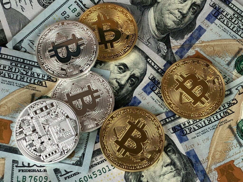 Bitcoin: Ông vua không thể thay thế?